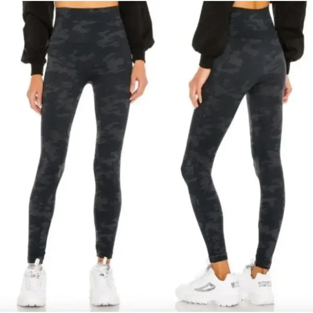 Spanx Look At Me Now Camo Seamless Leggings Pull On Black Gray Womens Medium - Picture 1 of 5